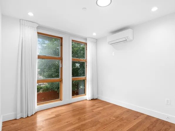 514 Maple Street 2B image 3 of 4