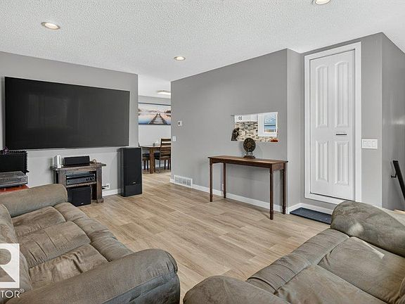 5th image of 4624 36th Ave NW