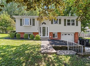 238 Larue Dr, Coraopolis, PA 15108