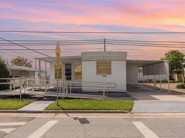 704 49th Ave W, Bradenton, FL 34207