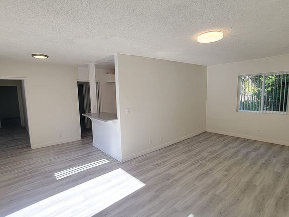 2nd image of 13111 Oxnard St #6