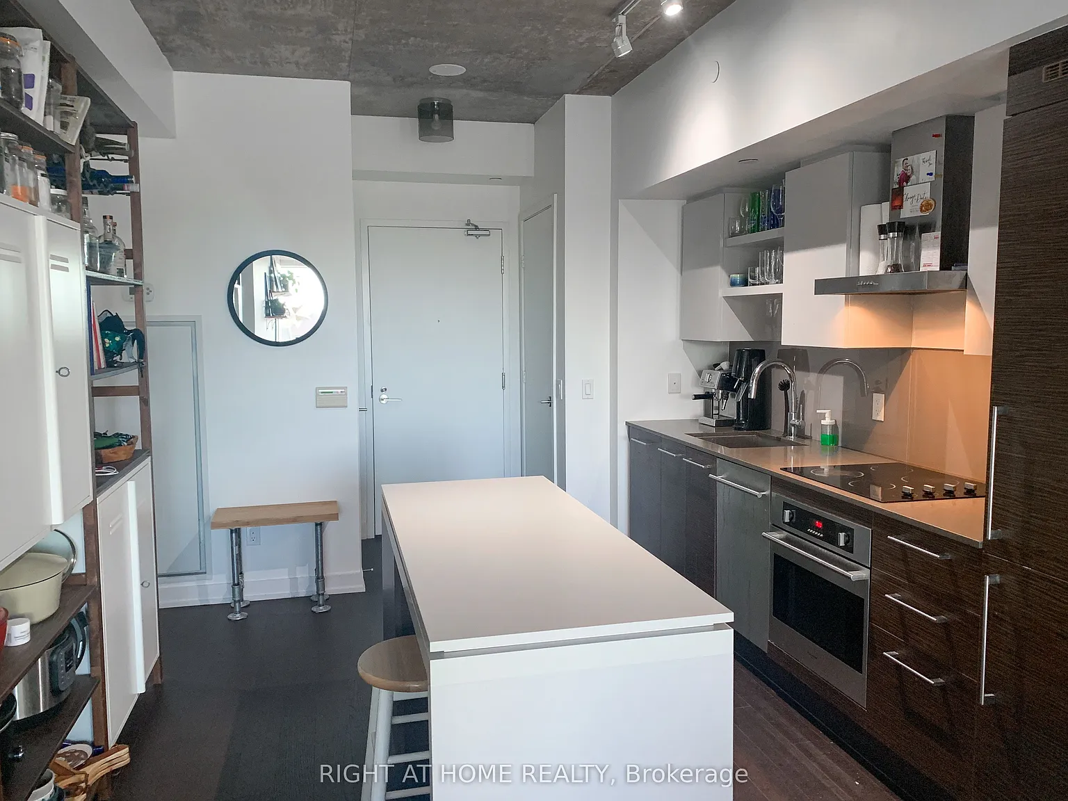 2 bed, $2,700 — Photo 4