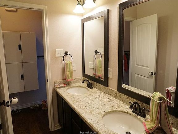 4th image of 4133 Whispering Creek Dr