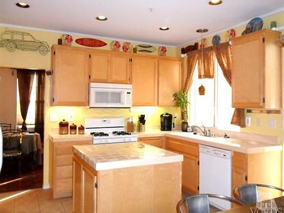 3rd image of 312 W Shoshone St