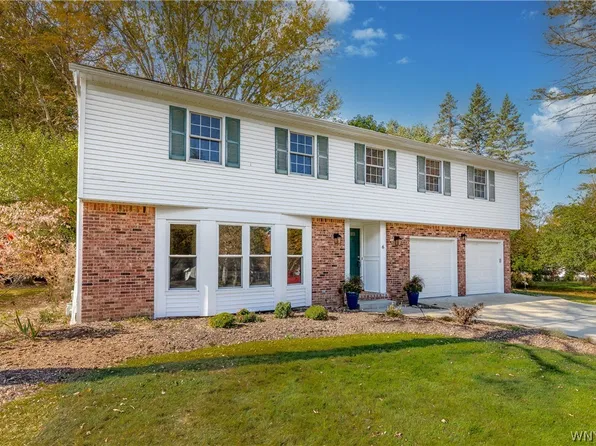 6 Stonehenge Ct, Orchard Park, NY 14127