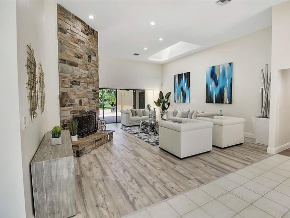 3rd image of 8281 NW 51st Manor