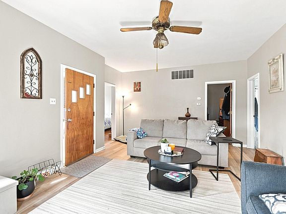 4th image of 334 W 5th St