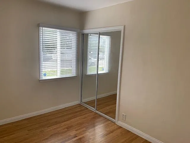 8624 Lilienthal Ave — Photo 24