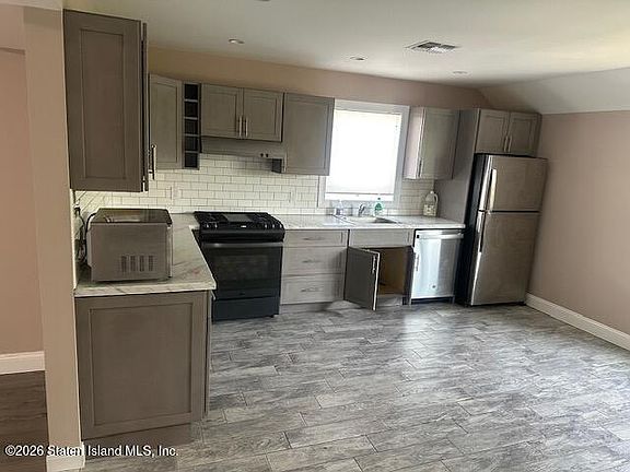 2nd image of 322 Seaview Ave #3