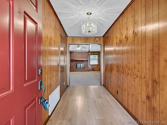 5th image of 118 Canterbury Ct