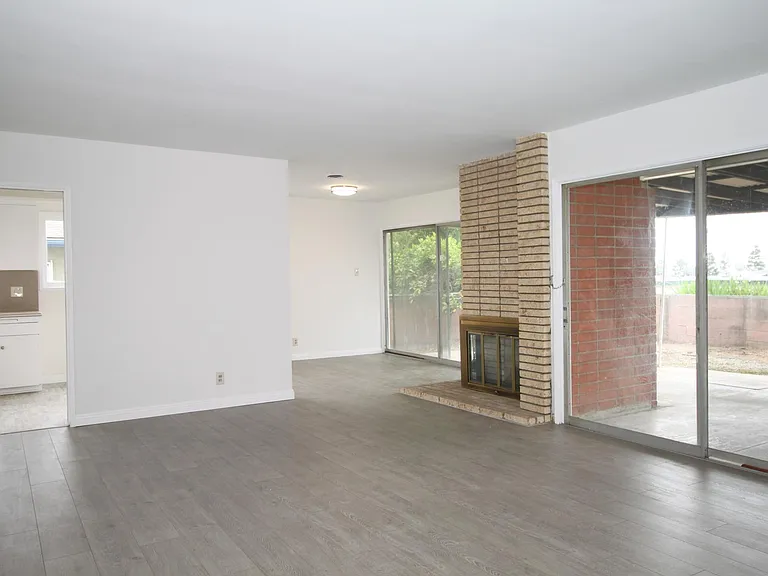 1290 Brightwood St — Photo 8