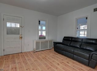 13 Orchard St, Bloomingdale, NJ