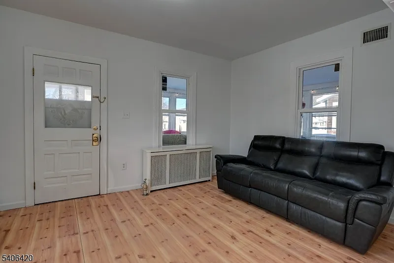 13 Orchard St photo 1