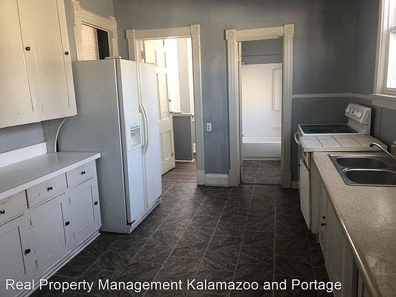 2nd image of 55 Fremont St APT 2
