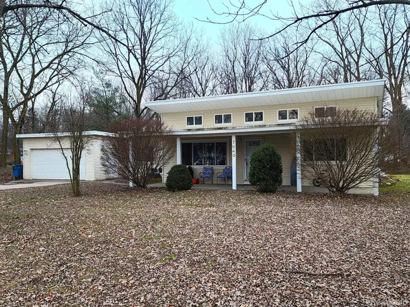 7040 N Center Rd, Mount Morris, MI 48458
