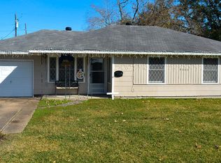 5000 Doyle Ave, Groves, TX 77619