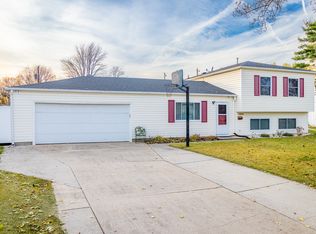 2924 Streamside Dr, Columbus, IN 47203