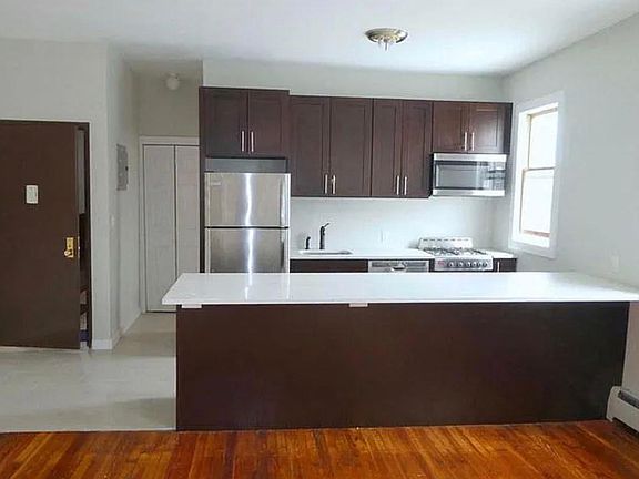 4th image of 210 New York Ave APT 2