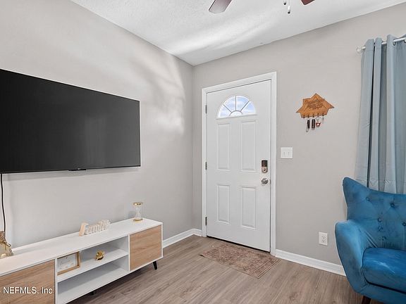 3rd image of 341 PARKWOOD Drive