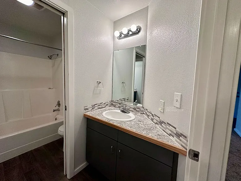 413 SE Maylor St — Photo 15