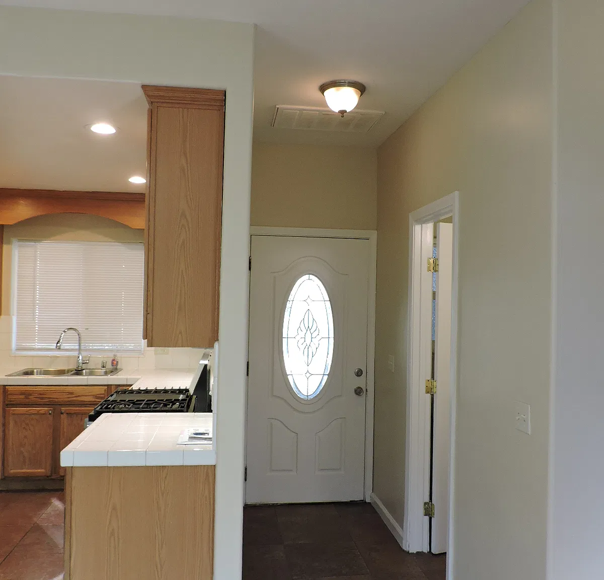 3 bed, 2.5 bath, 1200 sqft, $2,495 — Photo 2