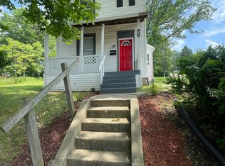 303 Fruit Ave, Farrell, PA 16121