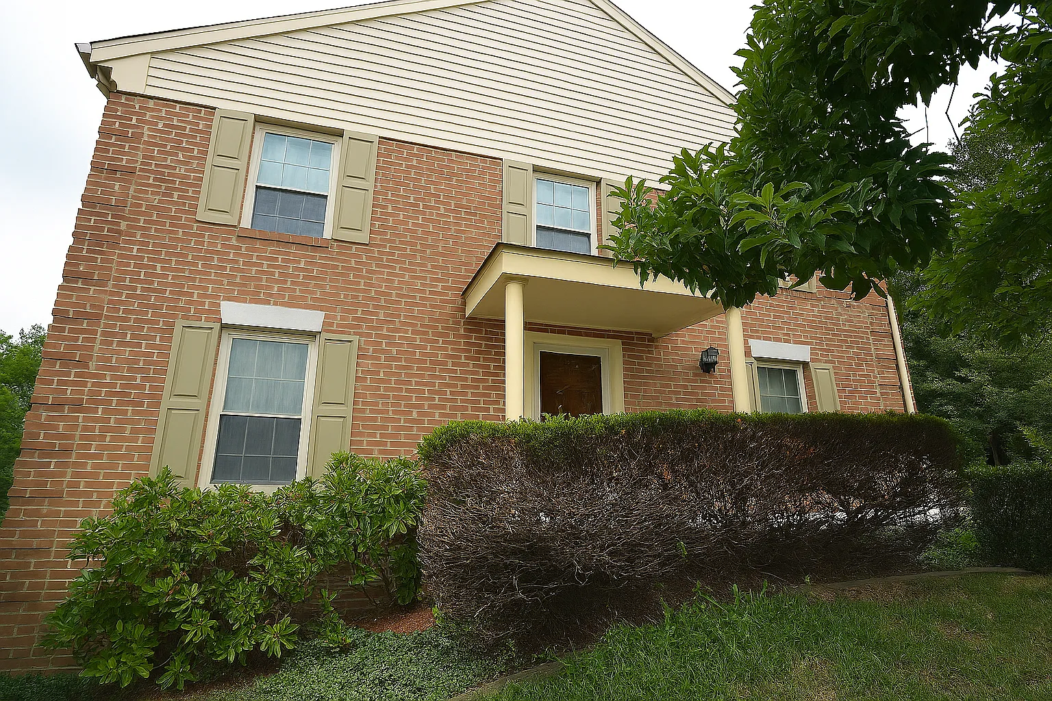 4 bed, 3.5 bath, 2122 sqft, $2,850 — Photo 2