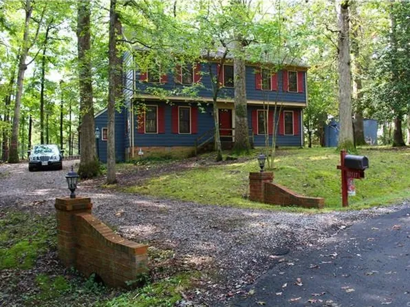 10517 Melissa Mill Rd, North Chesterfield, VA 23236
