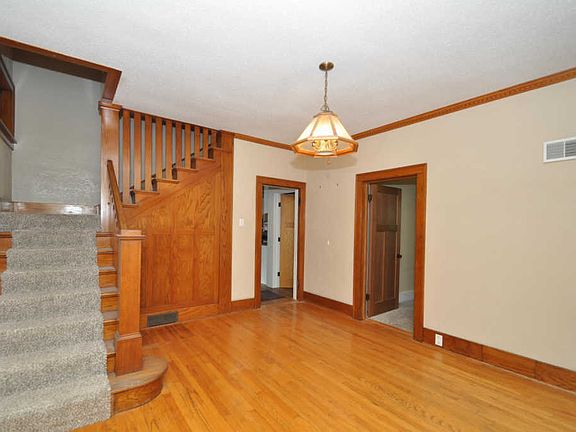 5th image of 533 E Capitol Dr