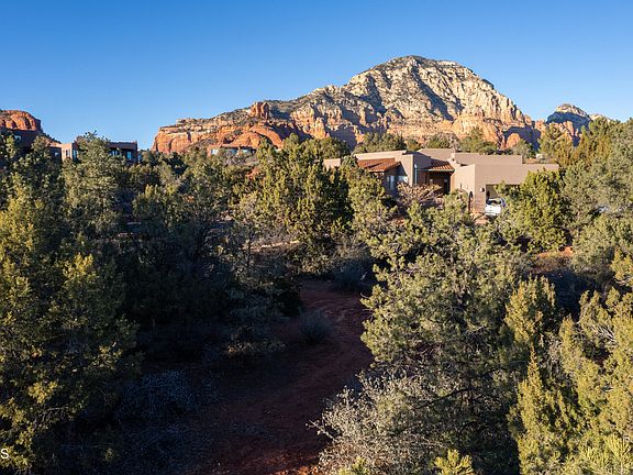 5th image of 75 Sandstone Drive