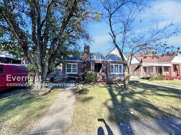 1828 Saint Charles Ct SW