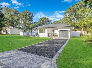93 Royal Ave, Flanders, NY 11901