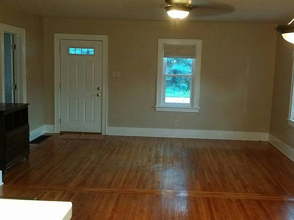 4th image of 670 Olive St