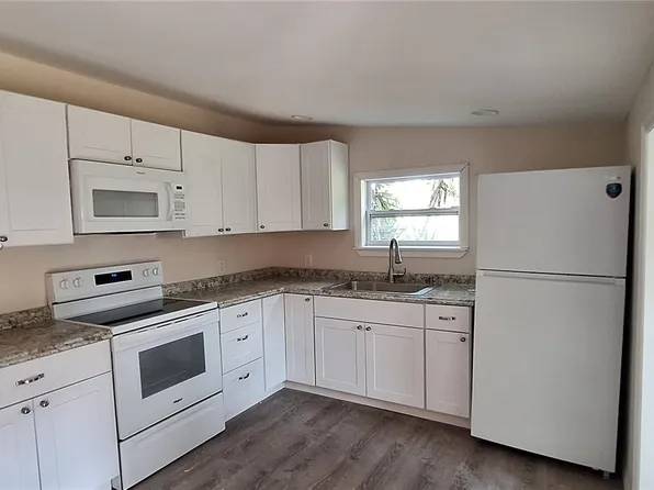 105 Tangerine St, Bowling Green, FL 33834