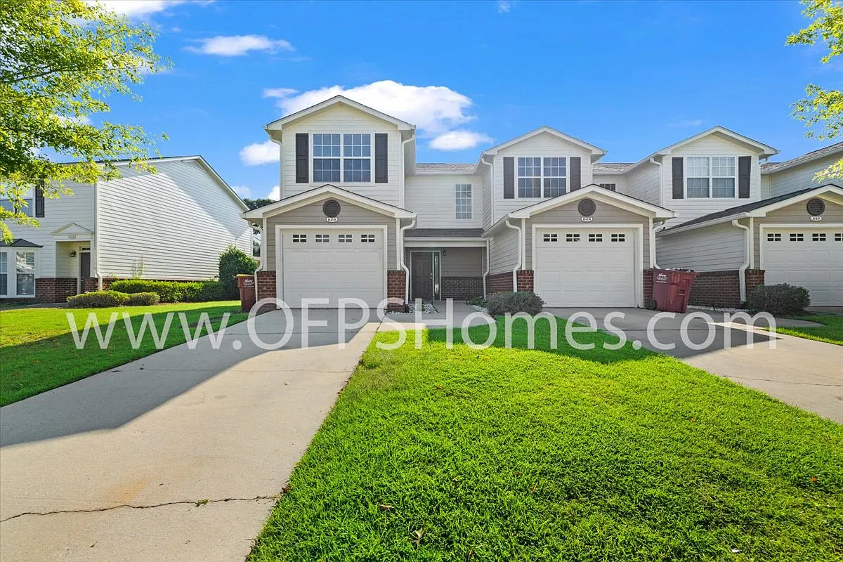 3 bed, 2.5 bath, 1460 sqft, $1,595 — Photo 1