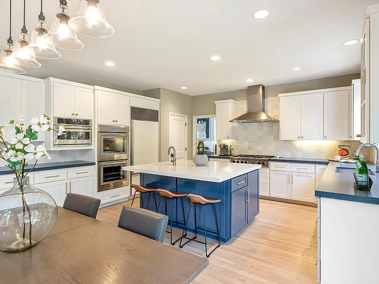 1305 Knoll Dr — Photo 4