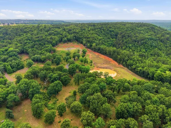 121 Oakstone Hts, Conway, AR 72034