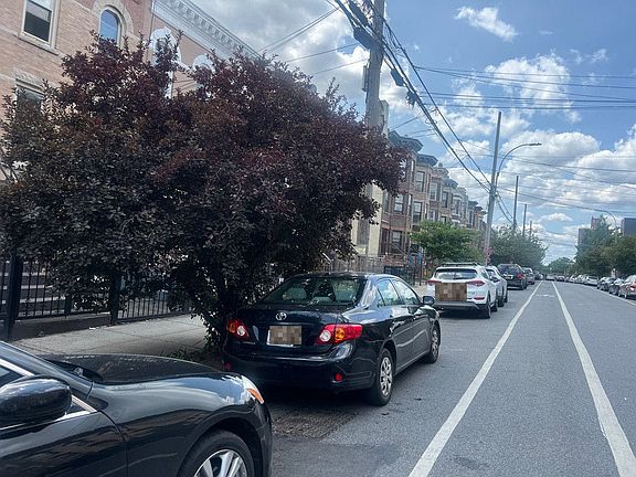 5th image of 1932 Bergen St
