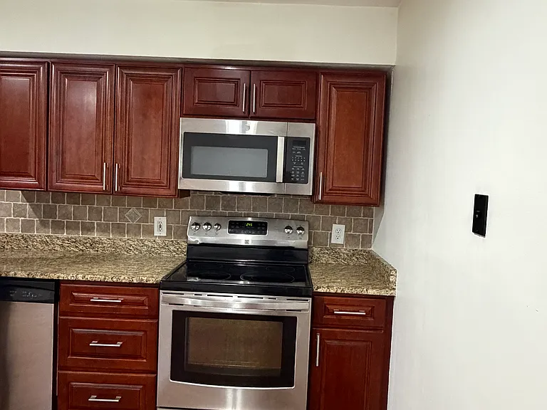 52 Heckel St #102 — Photo 12