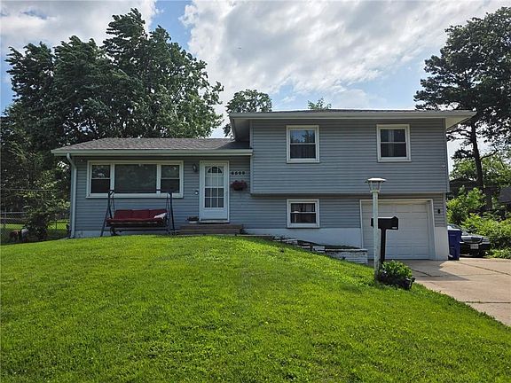 3rd image of 6509 N Bellefontaine Ave