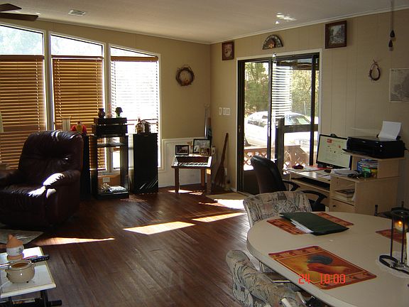 5th image of 169 Pine Tree Dr