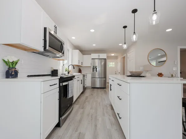 18 Main Street, Milton, NH 03852