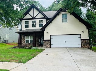 26 Cliffhaven Cir, Newnan, GA 30263