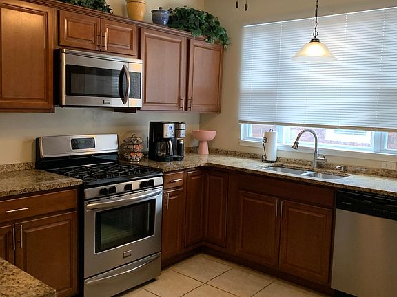 New kitchen with granite counters