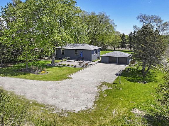 2nd image of 6739 Sportsman DRIVE