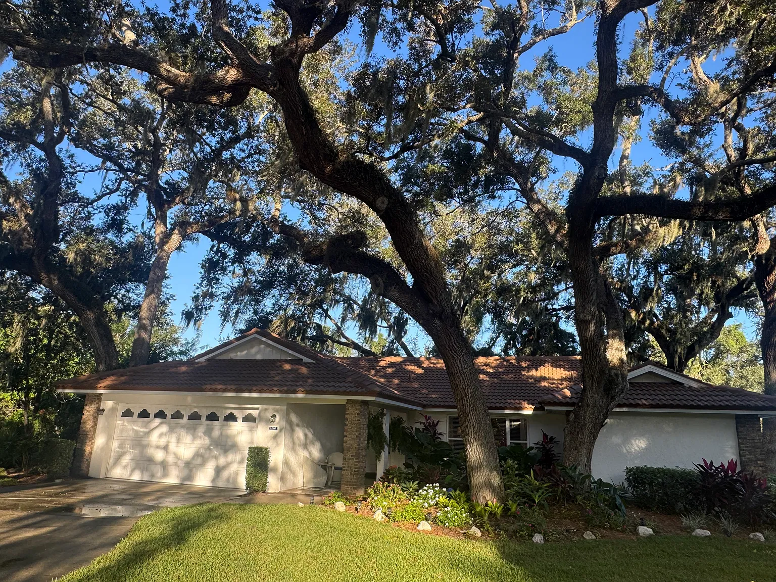 3 bed, 2100 sqft, $4,990 — Photo 2