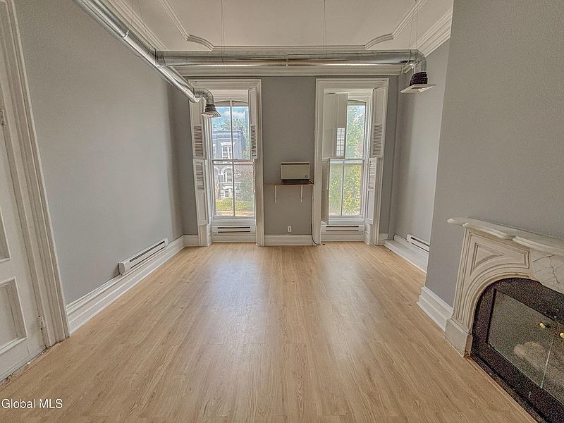 3rd image of 360 Madison Avenue
