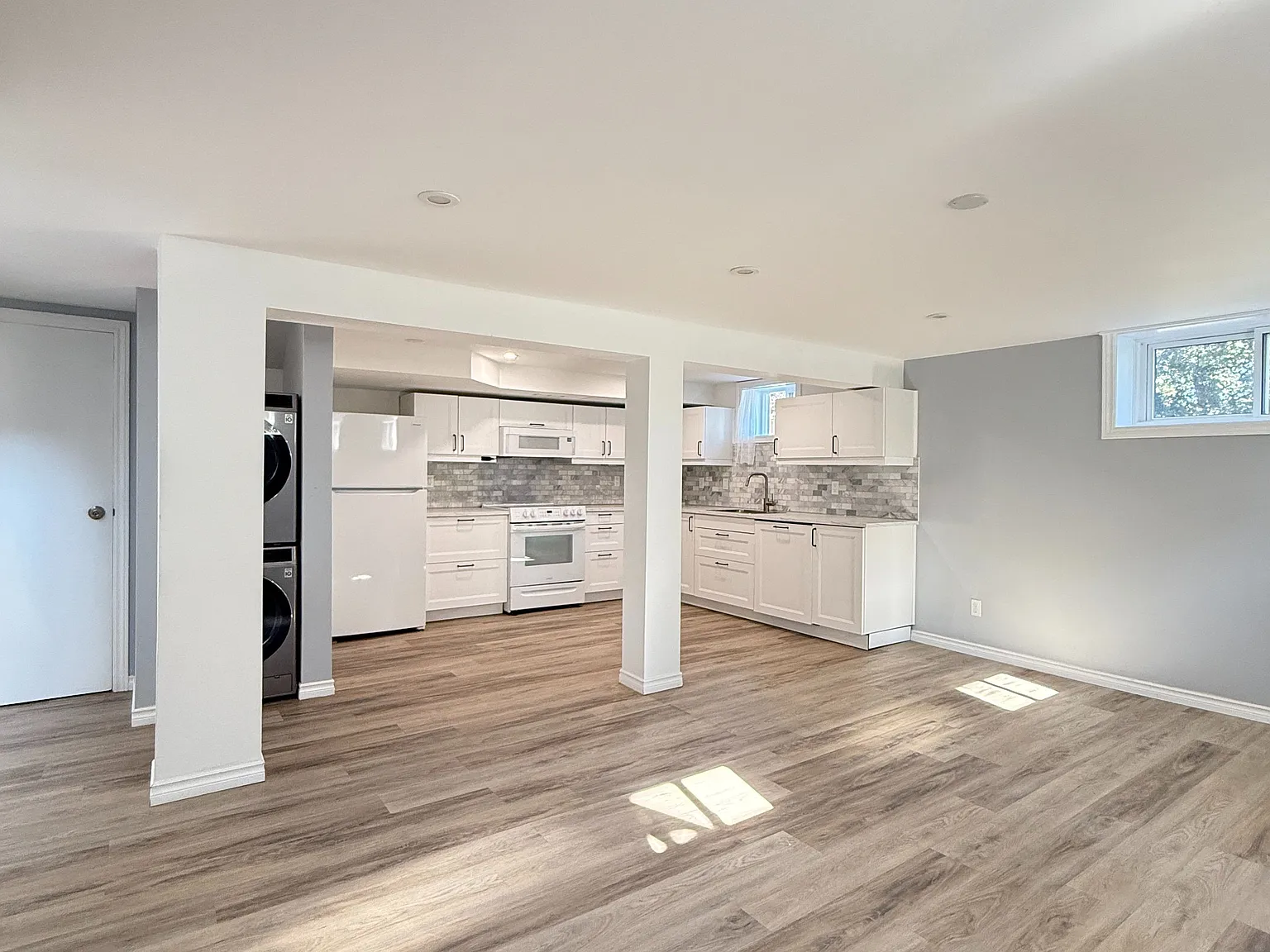 3 bed, $2,050 — Photo 2