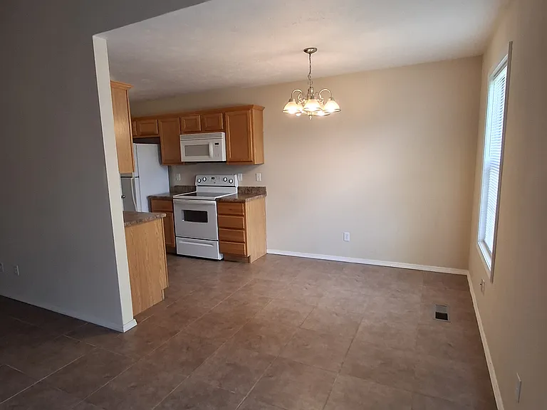 1916 S Bryson Cir #1916 — Photo 6