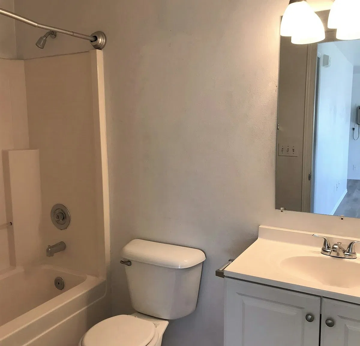 1308 Ledwich Avenue, Unit 2 — Photo 2